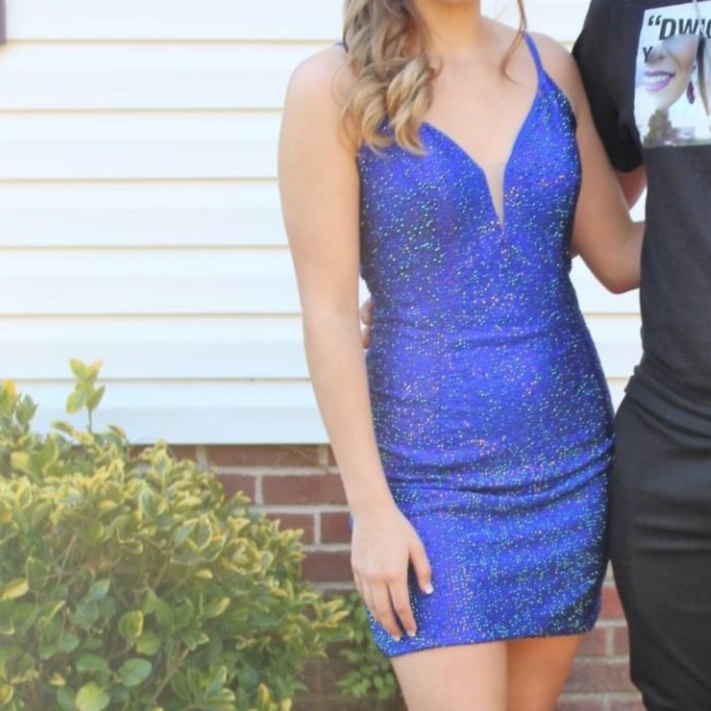 Homecoming dress worn once only for pictures - Picture 2 of 2